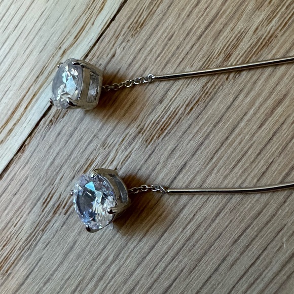 Vince Camuto crystal clear rhinestone dangle delicate earrings silver - Picture 2 of 4